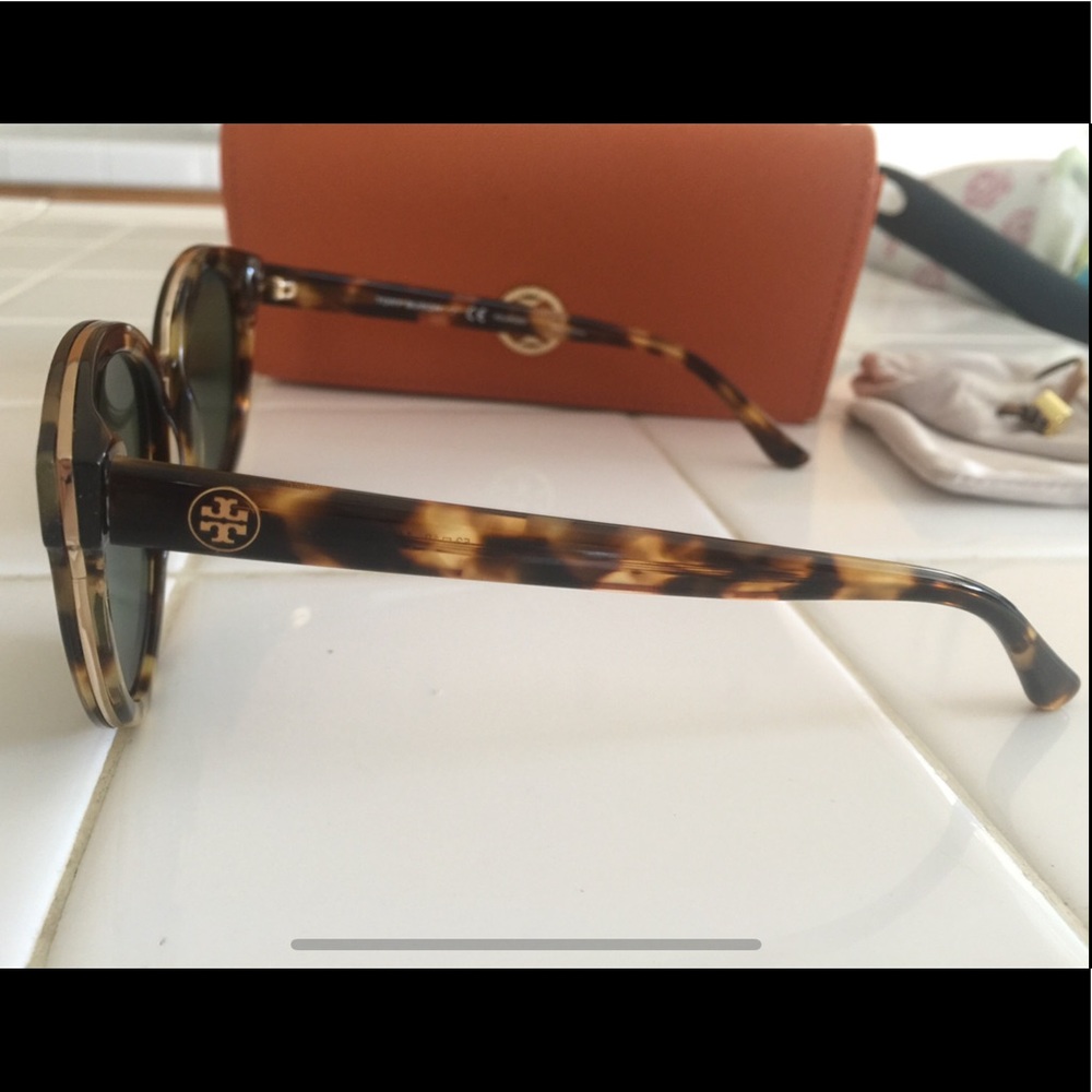 Tory Burch sunglasses - Picture 4 of 5
